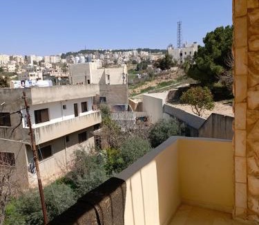 Amman Casa | Elegant Room in Prime Location Close to Airport