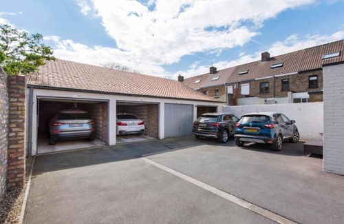 Kristus-Koning Apartamento | Elegant room with private bathroom near city center