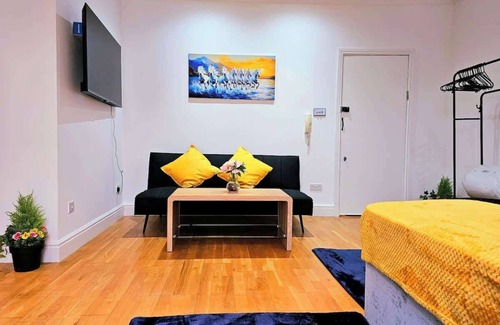 St. Helen's Condominio | Elegant Spacious London Flat F