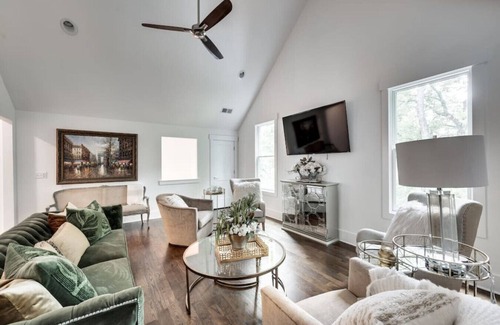 Green Hills Casa | Elegant & Spacious Furnished w/ Garage+Fenced Yard