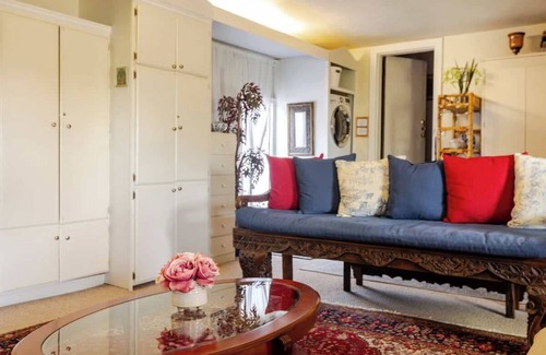 Claremont Casa | Elegant Spacious Private Studio ~ Upscale Berkeley