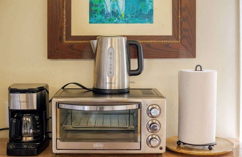 Claremont Casa | Elegant Spacious Private Studio ~ Upscale Berkeley