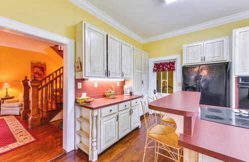Lincolnton Casa | Elegant + Spacious Retreat ~ 18 Mi to Lake Norman!