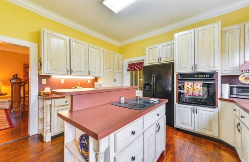 Lincolnton Casa | Elegant + Spacious Retreat ~ 18 Mi to Lake Norman!