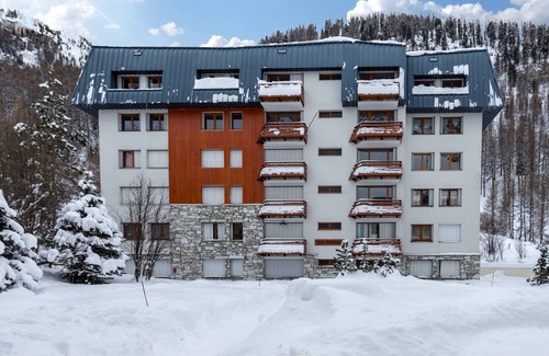 Val-d'Isere Apartamento | Apartamento elegante y espacioso con balcón orientado al sur cerca de las pistas