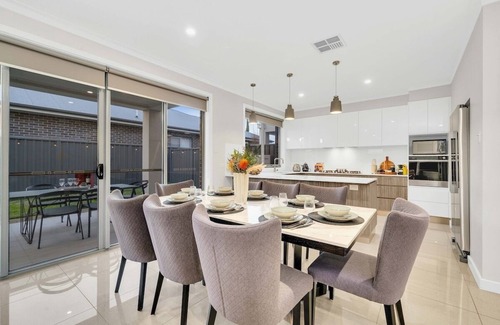 Klemzig Casa | Elegant Stay at Klemzig | Luxury on Adelaide City Fringe/ CBD