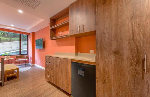 Los Naranjos Apartamento | Elegant Stay Steps from El Tesoro Mall 304