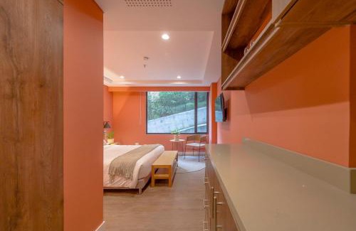 Los Naranjos Apartamento | Elegant Stay Steps from El Tesoro Mall 304