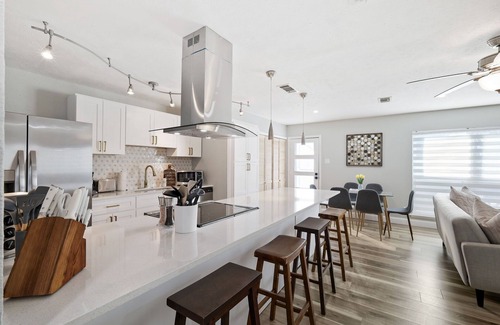 The Colony Casa | Elegant Stay w/ Pool & Hot Tub Relaxation in the Sun