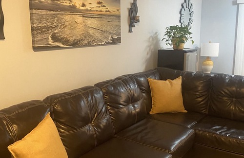 Olney Apartamento | Elegant studio basement apartment with private kitchen and bathroom