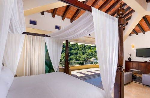 Boca de Tomatlán Casa | Elegant Suite With Beach View