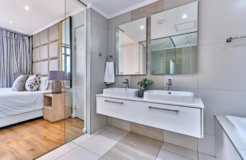 Greater Johannesburg Metropolitan Area Apartamento | Elegant Sunset Condo, Masingita Towers Hotel