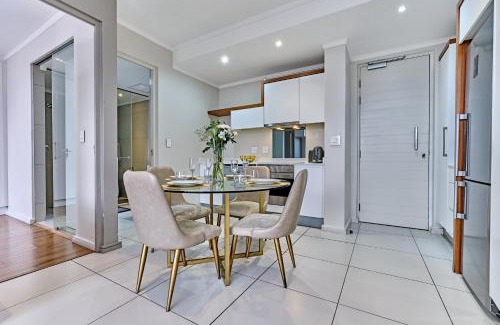Greater Johannesburg Metropolitan Area Apartamento | Elegant Sunset Condo, Masingita Towers Hotel