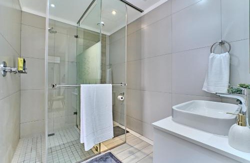 Greater Johannesburg Metropolitan Area Apartamento | Elegant Sunset Condo, Masingita Towers Hotel