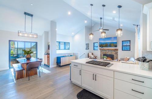 Lincoln Park Casa | Elegant Tahoe Escape Comfort and Style Combined
