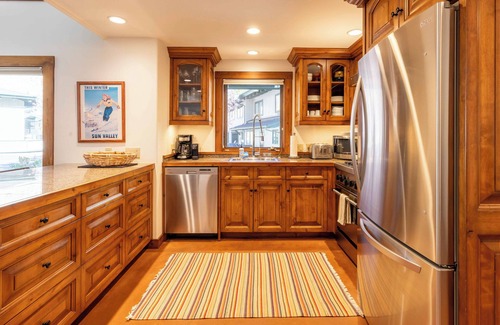 Warm Springs Condominio | Elegant Three Suite Condo Steps to Warm Springs Lodge