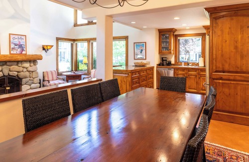 Warm Springs Condominio | Elegant Three Suite Condo Steps to Warm Springs Lodge