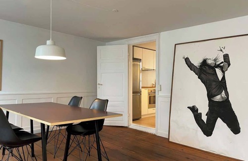 Indre By Apartamento | Elegant Townhouse - Steps from Amalienborg