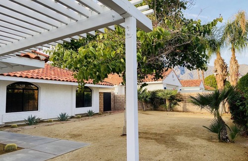 Vista Norte Casa | Elegant Tranquil Palm Springs Villa w. Saltwater Pool, Magical Views - Sleeps 8