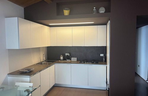 Faenza Apartamento | Elegant Turret in the Center