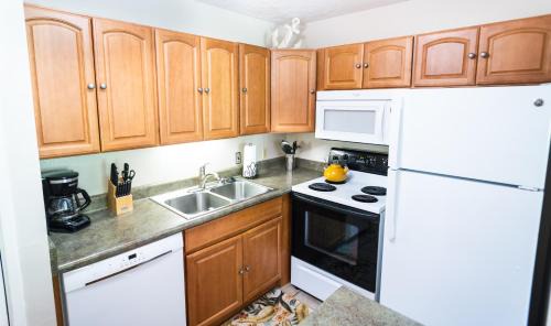 Kahuku Apartamento | Elegant Turtle Bay Condo