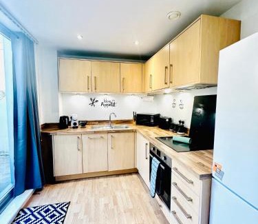 The Westside Apartamento | Elegant Two Bedroom Apartment In the Centre with Parking and Garden