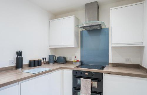 Central Milton Keynes Apartamento | Elegant Two-Bedroom Apartment - Free Wi-Fi, 7 Mins from Station, Perfect for Business or leisure Travellers By AV Hughes Properties