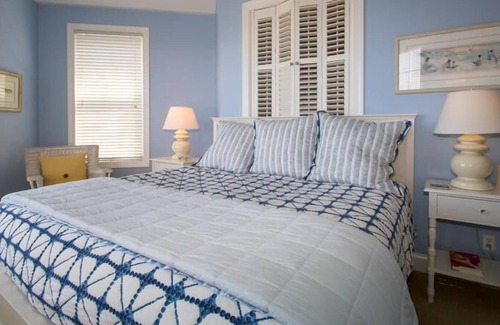 Bonito Boathouses Casa | Elegant Two-Story Home w/ Amazing Sunset Views - Steps to Marina & Boathouse