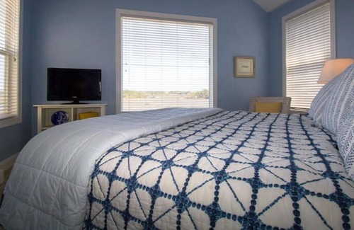 Bonito Boathouses Casa | Elegant Two-Story Home w/ Amazing Sunset Views - Steps to Marina & Boathouse