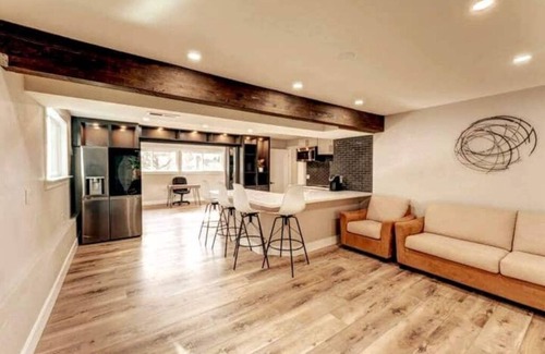 Bothell Casa | Elegant, Unique Entire LowerUnit