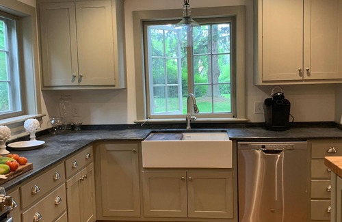 Lewisburg Casa | Elegante mansión actualizada en el corazón de Lewisburg