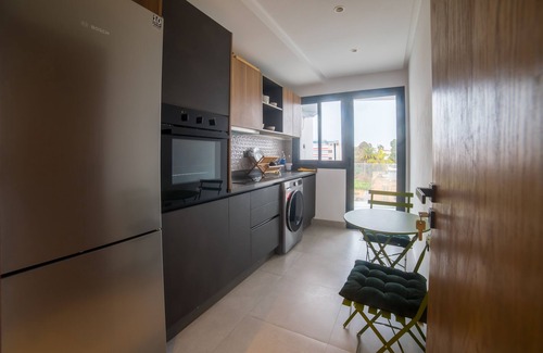 Casablanca Apartamento | Elegant Urban Escape: Centrally-located Large 1-BR Apartment