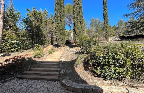 Beaurecueil Casa | Elegant villa with exceptional view, between Sainte-Victoire and Aix-en-Provence