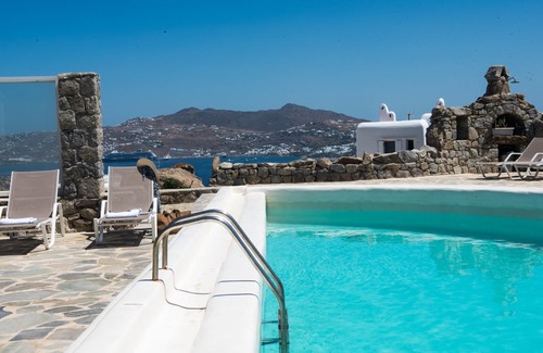 Kanalia Villa | Elegant villa with ocean views & 2 pools