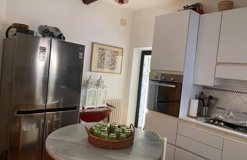 Porto Ercole Villa | Elegante villa mediterránea blanca, playa PRIVADA en una increíble comunidad cerrada