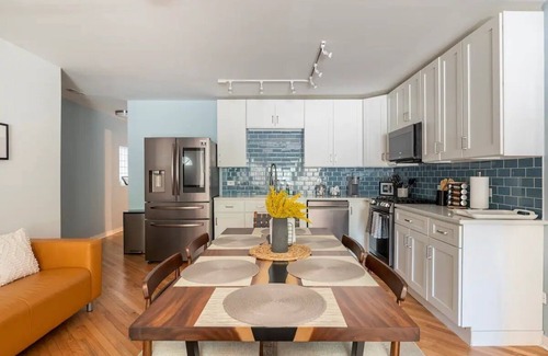 Wicker Park Condominio | Elegant Wicker park condo ! Walking distance to train and restaurants