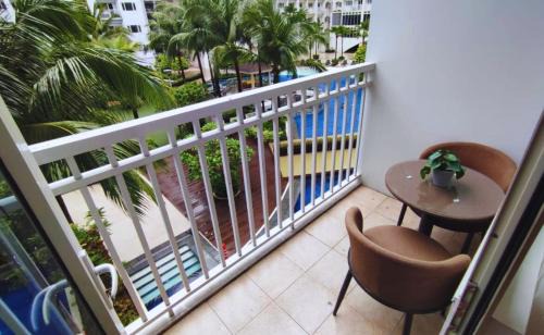 Barangay 76 Hotel | Elegant with Best View Fast Wifi Mall of Asia Airport