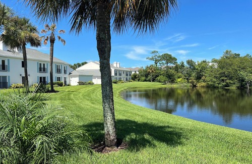 Sawgrass Condominio | Elegant yet family friendly condo-walk to Ponte Vedra Beach, Fla.