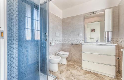 Bareggio Apartamento | Elegante Appartamento con Comfort Completi vicino a Mezzi & Servizi
