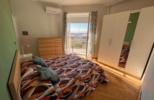 Cit Turin Apartamento | Elegante Apt a 5 minuti da Stazione e Metropolitana - Free Parking a 80m