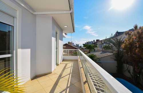 Joao Paulo Casa | Elegante Casa com Piscina - João Paulo