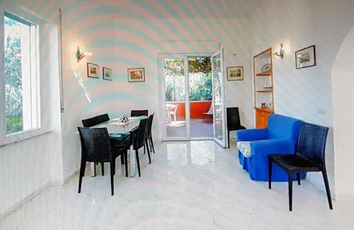 Ischia Porto Casa | Elegante e centralissimo appartamento in villa