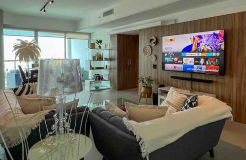 Calidonia Villa | Elegante superfuncional 3 balcones hacia la bahía