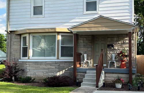 Indianapolis Casa | Elegantly decorated 3-bedroom home 5 minutes away from downtown Indy attractions
