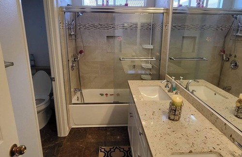 Placentia Casa | Elegent decor golf view private room for rent in Placentia