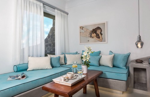 Akrotiri Casa | Elements of Caldera Suites