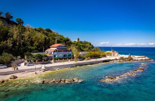 Akrotiri Apartamento | Elena's Seafront Deluxe Studios