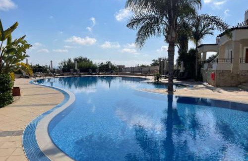 Peyia Town Apartamento | Eleona's Royal Gardens By Yiota - Luxury 2 Bed Apartment in Exclusive Complex