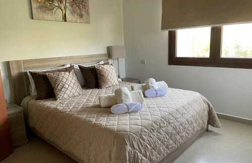 Peyia Town Apartamento | Eleona's Royal Gardens By Yiota - Luxury 2 Bed Apartment in Exclusive Complex
