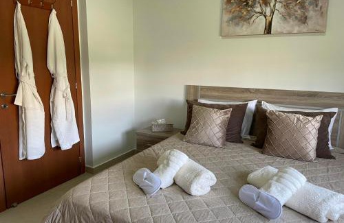 Peyia Town Apartamento | Eleona's Royal Gardens By Yiota - Luxury 2 Bed Apartment in Exclusive Complex